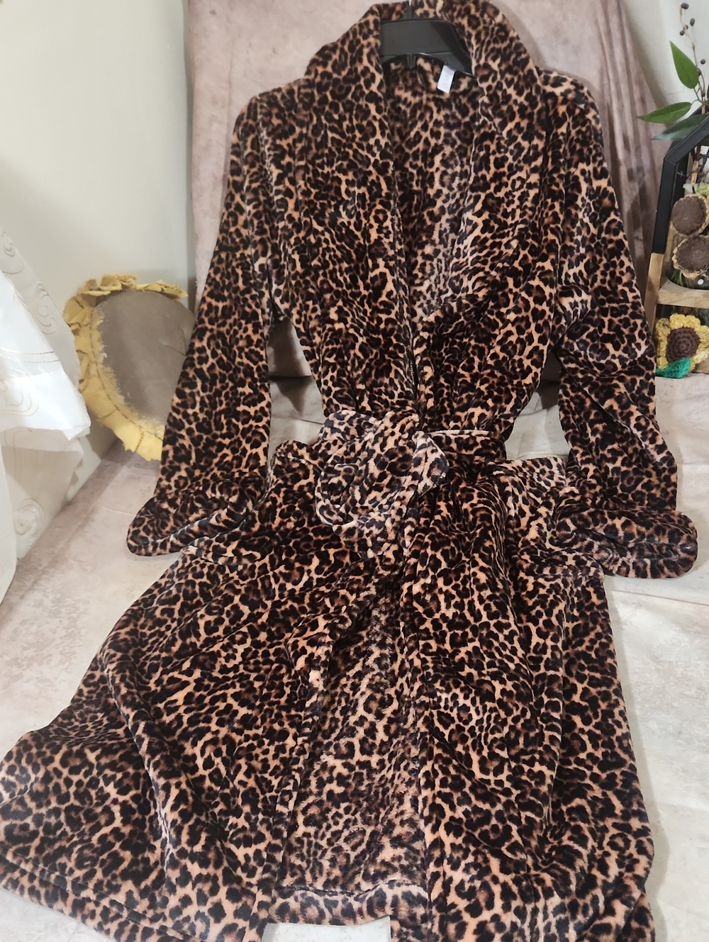 Joyspun NWOT Super Plush Leopard Robe in Brown Sooo Cozy!